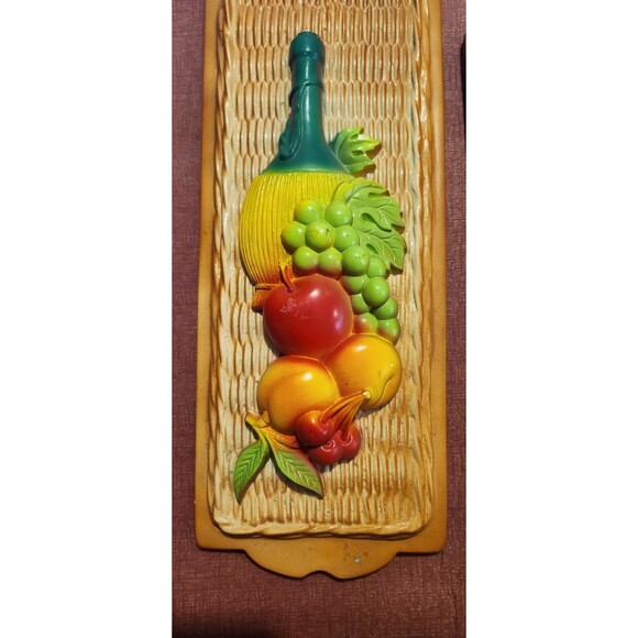 NOS Vintage Chalkware Wall Plaques Set of 2 Mid-Century Kitchen Fruit & Wine - Picture 4 of 4